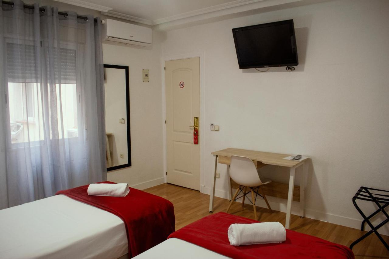 Hostal Artico Мадрид Екстер'єр фото