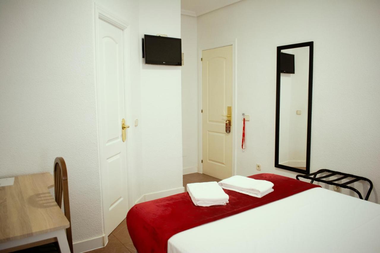 Hostal Artico Мадрид Екстер'єр фото