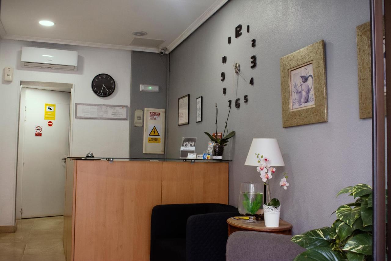 Hostal Artico Мадрид Екстер'єр фото